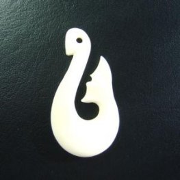 ボーンカービングペンダント【イルカ】 - 14026nzd