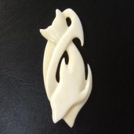 ボーンカービングペンダント【イルカ】 - 14031nzc 《一点もの》