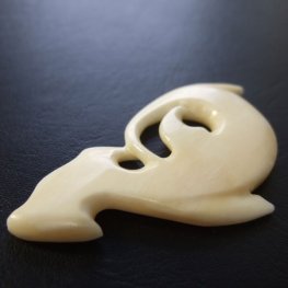 ボーンカービングペンダント【ハンマーヘッド】 - 14038nzc 《一点もの》