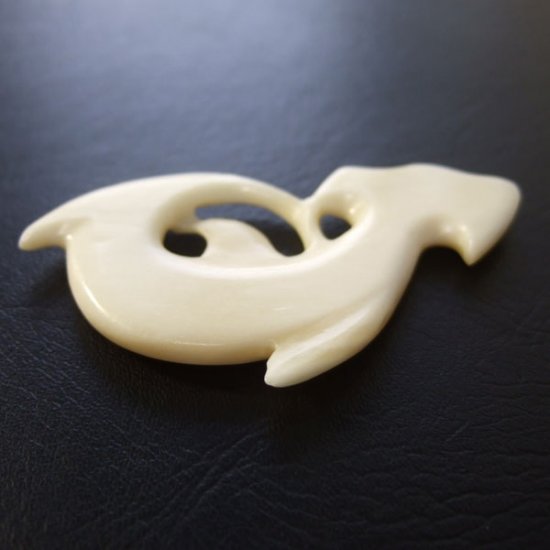 ボーンカービングペンダント【ハンマーヘッド】 - 14038nzc 《一点もの》