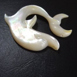 カービングペンダント【イルカ】 - 14040apc カービングペンダント【イルカ】 - 14040apc