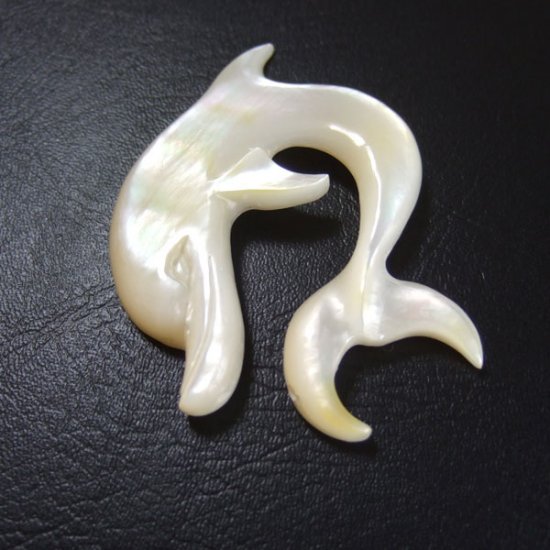 カービングペンダント【イルカ】 - 14040apc