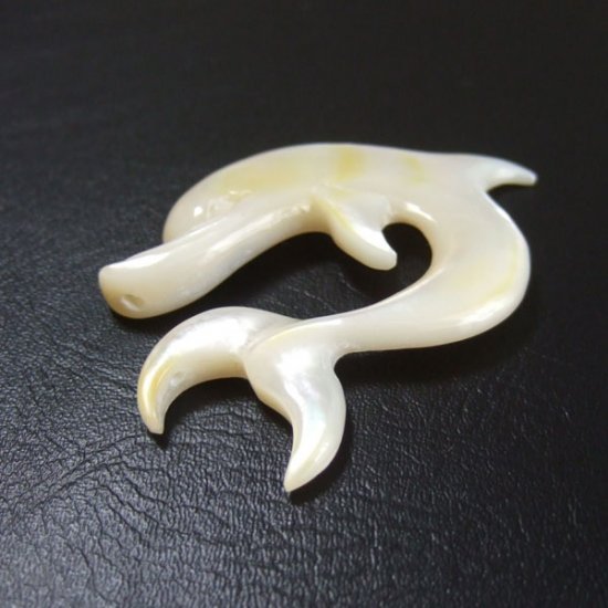 カービングペンダント【イルカ】 - 14040apc