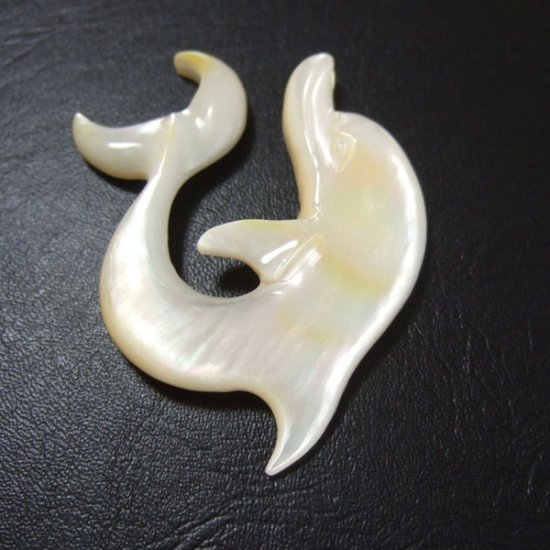 カービングペンダント【イルカ】 - 14040apc