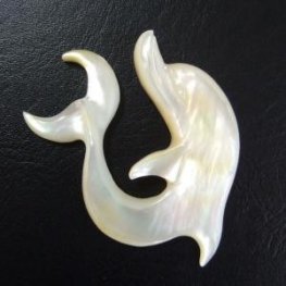 カービングペンダント【イルカ】 - 14040apc カービングペンダント【イルカ】 - 14040apc