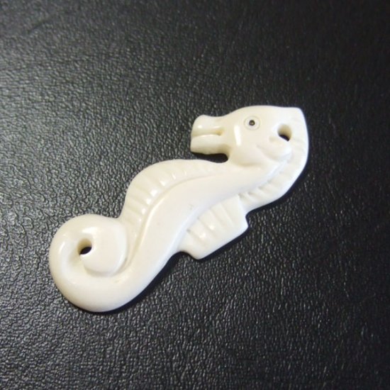 ボーンカービングペンダント【シーホース】 - 14040chd