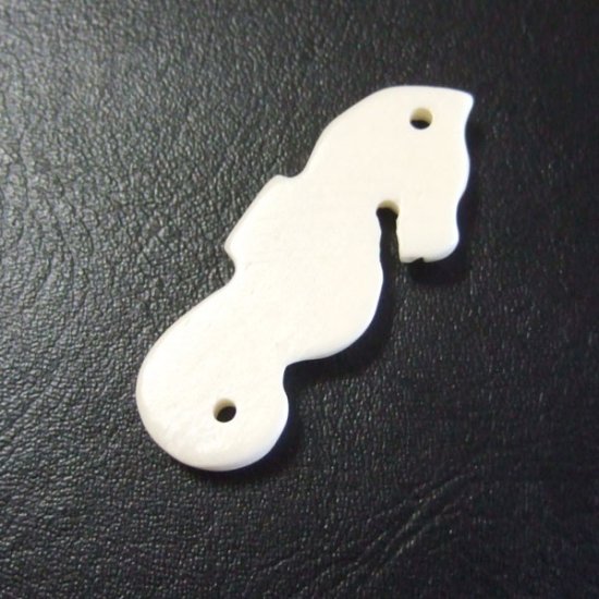 ボーンカービングペンダント【シーホース】 - 14040chd