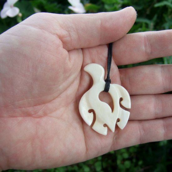 ボーンカービングペンダント【ウミガメ】 - 14045zhb 《一点もの》