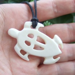 ボーンカービングペンダント【ウミガメ】 - 14049zhb 《一点もの》
