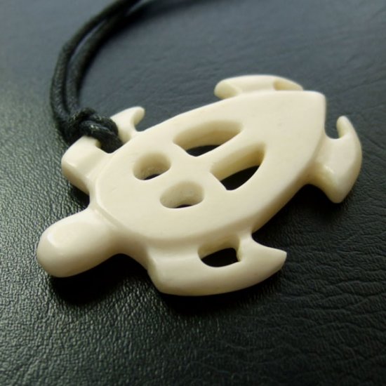 ボーンカービングペンダント【ウミガメ】 - 14049zhb 《一点もの》