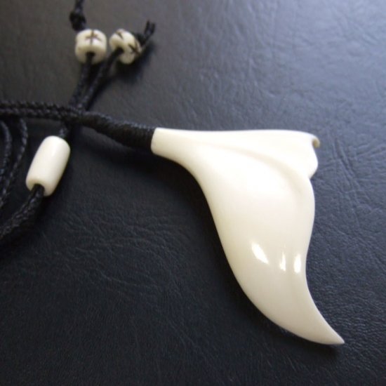 【表示現品】ボーンカービングペンダント【ホエールテール】 - 14055zhb
