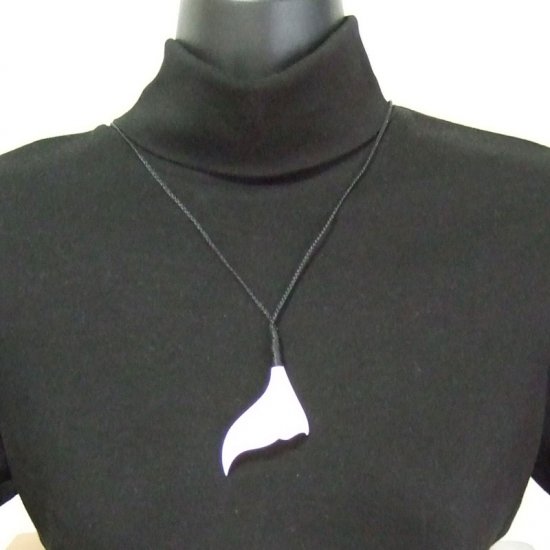 【表示現品】ボーンカービングペンダント【ホエールテール】 - 14055zhb