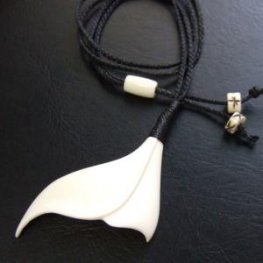 【表示現品】ボーンカービングペンダント【ホエールテール】 - 14055zhb