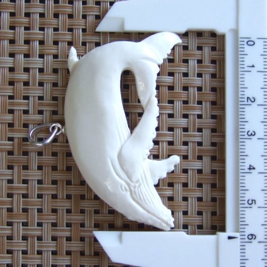 【表示現品】ボーンカービングペンダント【ザトウクジラ】 - 14058zhb