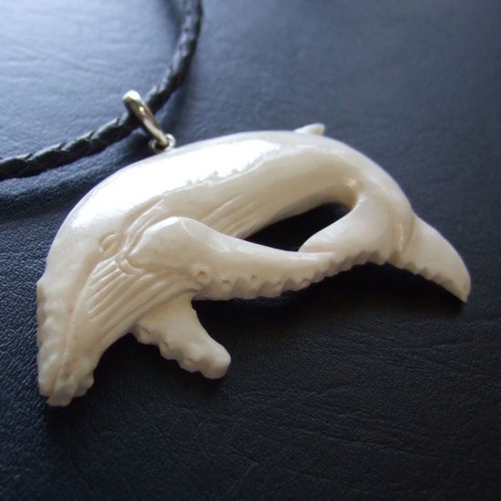 【表示現品】ボーンカービングペンダント【ザトウクジラ】 - 14058zhb