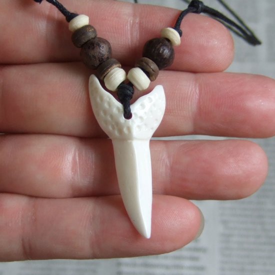 サメの歯デザインカービングペンダント - 14066zhb