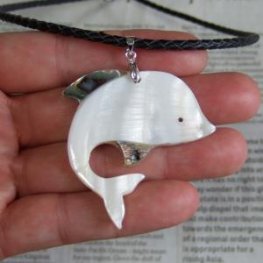 【表示現品】カービングペンダント【イルカ】 - 14068ewj 【表示現品】カービングペンダント【イルカ】 - 14068ewj