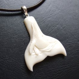 【表示現品】ホエールテールボーンカービングペンダント【ザトウクジラ】 - 14071esg  【表示現品】ホエールテールボーンカービングペンダント【ザトウクジラ】 - 14071esg