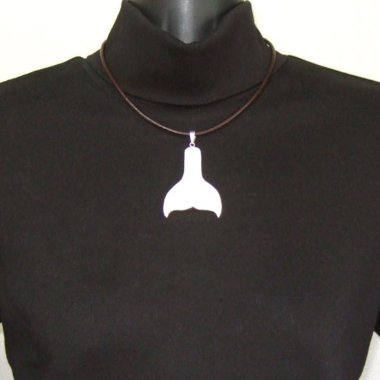 【表示現品】ホエールテールボーンカービングペンダント【ザトウクジラ】 - 14071esg