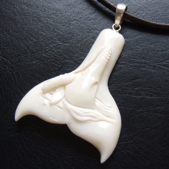 【表示現品】ホエールテールボーンカービングペンダント【ザトウクジラ】 - 14071esg