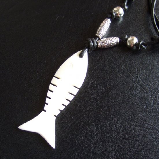 ボーンカービングペンダント【魚】 - 14075zhc