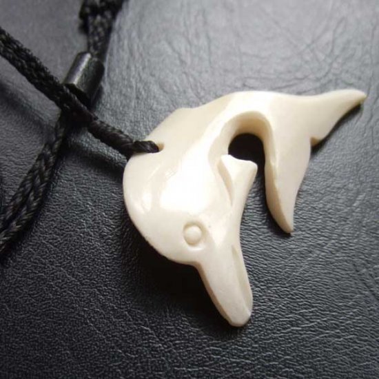 ボーンカービングペンダント【イルカ】 - BCT-30018