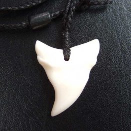 【表示現品】ボーンカービングペンダント【シャークティース】 - BCT-30021