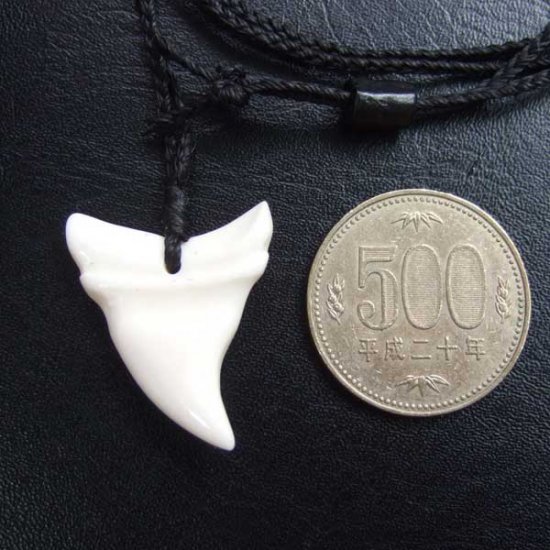 【表示現品】ボーンカービングペンダント【シャークティース】 - BCT-30021