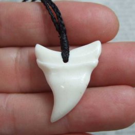 【表示現品】ボーンカービングペンダント【シャークティース】 - BCT-30021