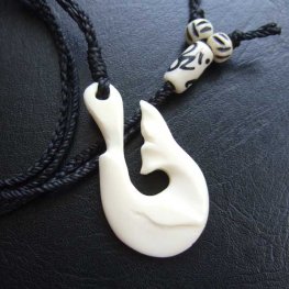 ボーンカービングペンダント【クジラ】 - BCT-30033 《一点もの》  ボーンカービングペンダント【クジラ】 - BCT-30033 《一点もの》