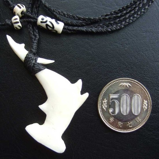 ボーンカービングペンダント【ハンマーヘッド】 - BTC-30046《一点もの》