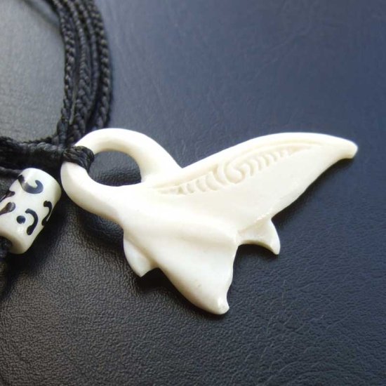 ボーンカービングペンダント【ホエールテール】 - BTC-30066 《一点もの》