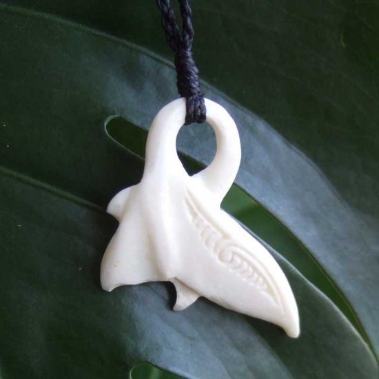 ボーンカービングペンダント【ホエールテール】 - BTC-30066 《一点もの》