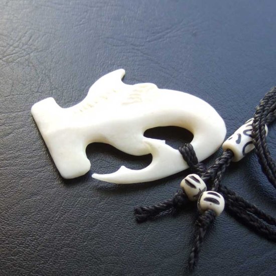 ボーンカービングペンダント【ハンマーヘッド】 - BTC-30067《一点もの》