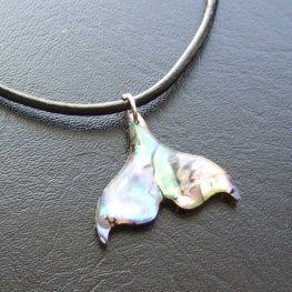 PAUAカービングペンダント【ホエールテール】 - BTC-30077