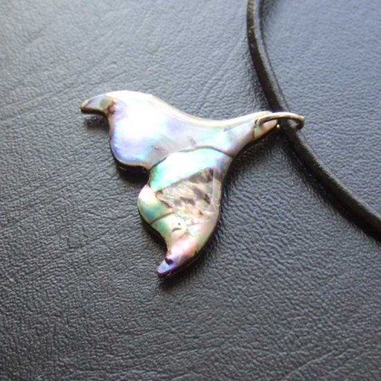 PAUAカービングペンダント【ホエールテール】 - BTC-30077