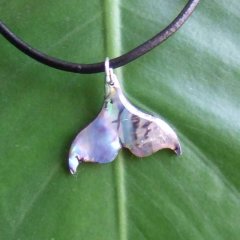 PAUAカービングペンダント【ホエールテール】 - BTC-30077