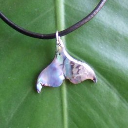 PAUAカービングペンダント【ホエールテール】 - BTC-30077