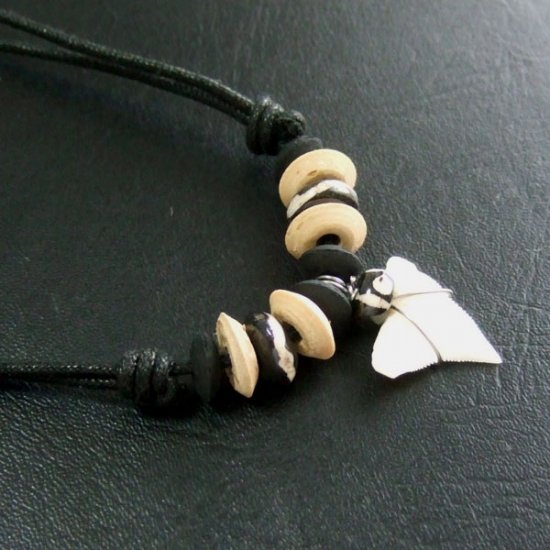 本物のサメの歯ネックレス - 20005thd