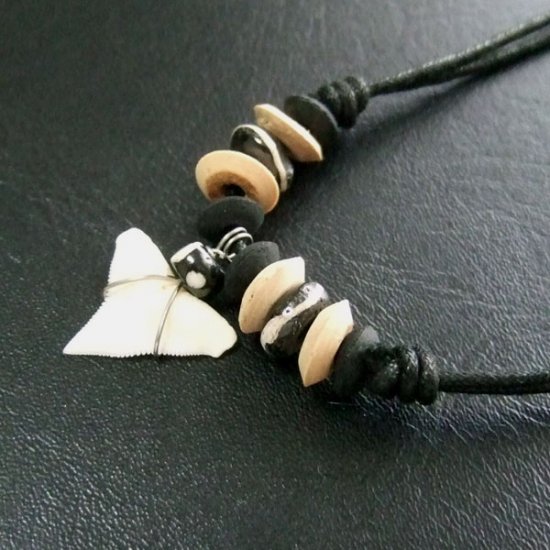 本物のサメの歯ネックレス - 20005thd