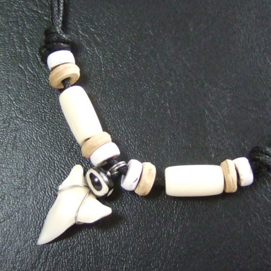 本物のサメの歯ネックレス - 20007thd