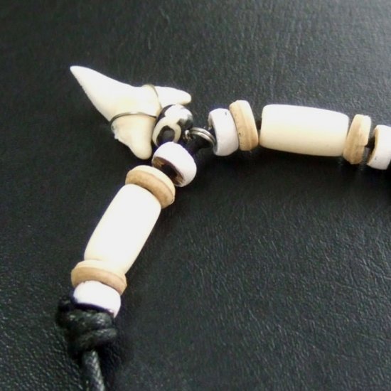 本物のサメの歯ネックレス - 20007thd