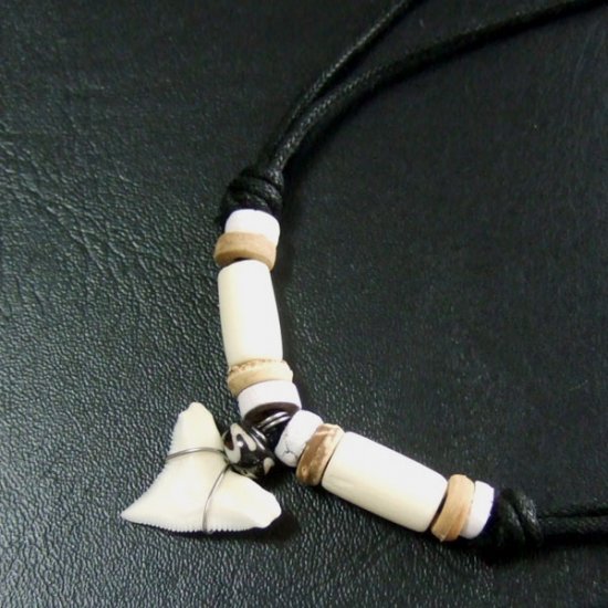 本物のサメの歯ネックレス - 20008thd