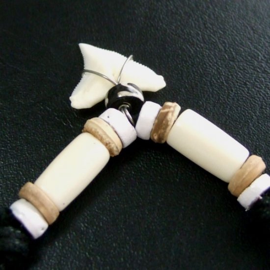 本物のサメの歯ネックレス - 20008thd