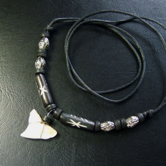 本物のサメの歯ネックレス - 20033etk