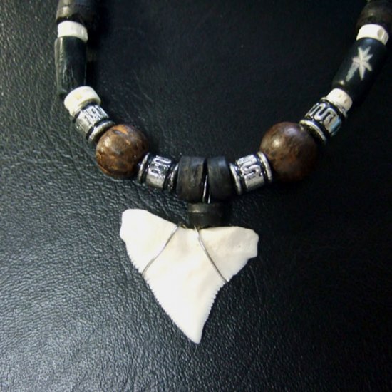 本物のサメの歯ネックレス - 20037etk