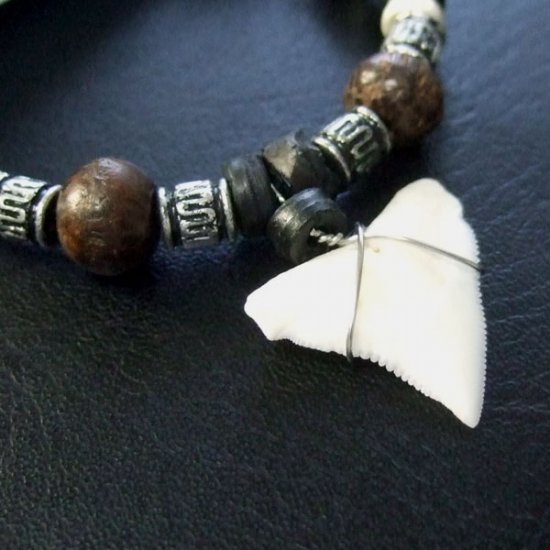 本物のサメの歯ネックレス - 20037etk