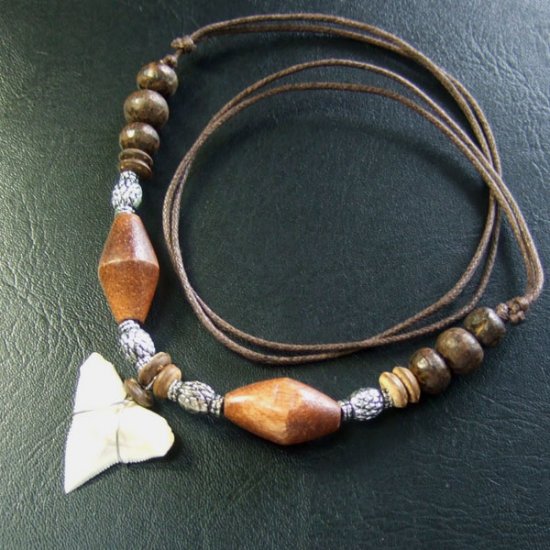 本物のサメの歯ネックレス - 20039etk