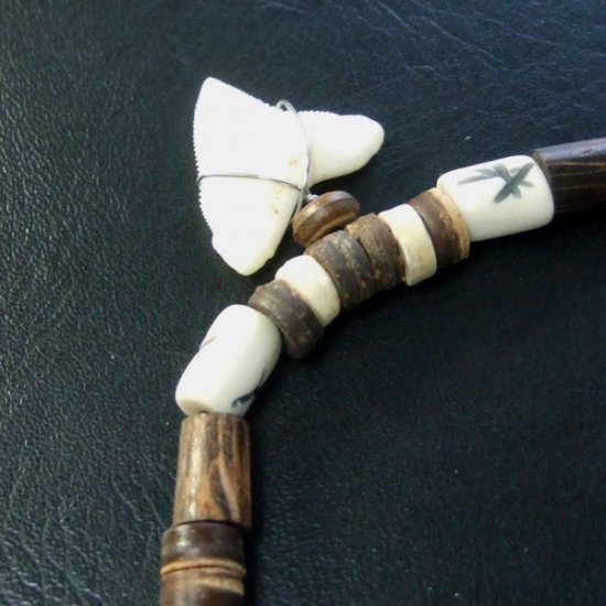 本物のサメの歯ネックレス - 20040etk