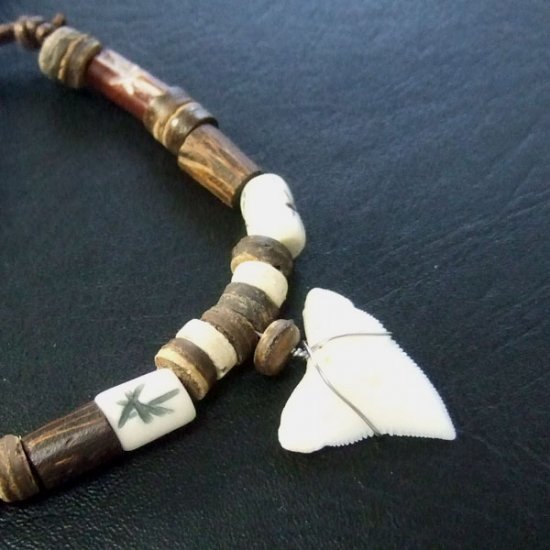 本物のサメの歯ネックレス - 20040etk